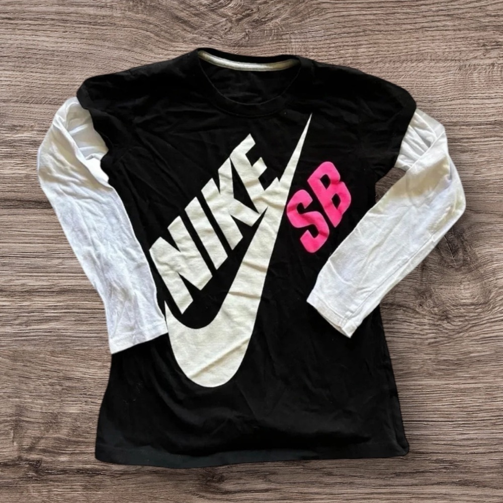 NIKE EUC GIRLS TOP SHIRT TSHIRT FALL WINTER CASUAL BLACK PINK SHIRTS TOPS SIZE M